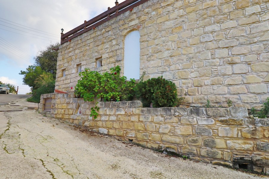 Stone House For Sale in Koili, Pafos SUN17452