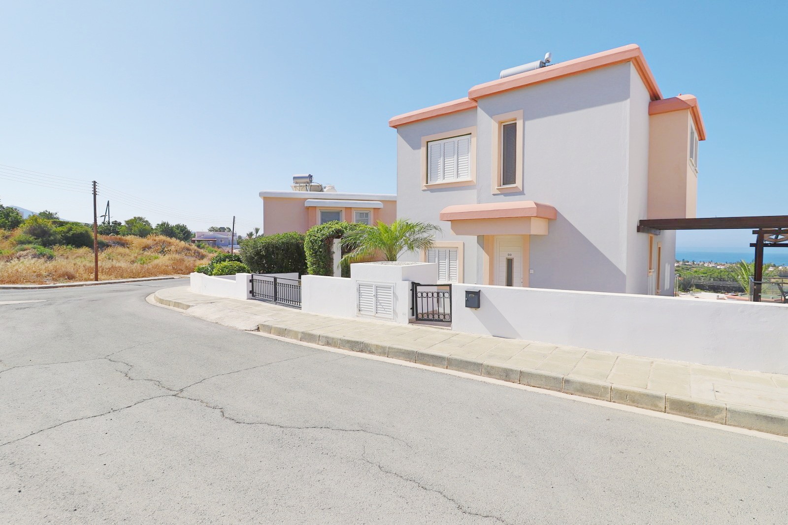 Detached Villa For Sale in Peyia, Pafos SUN17627